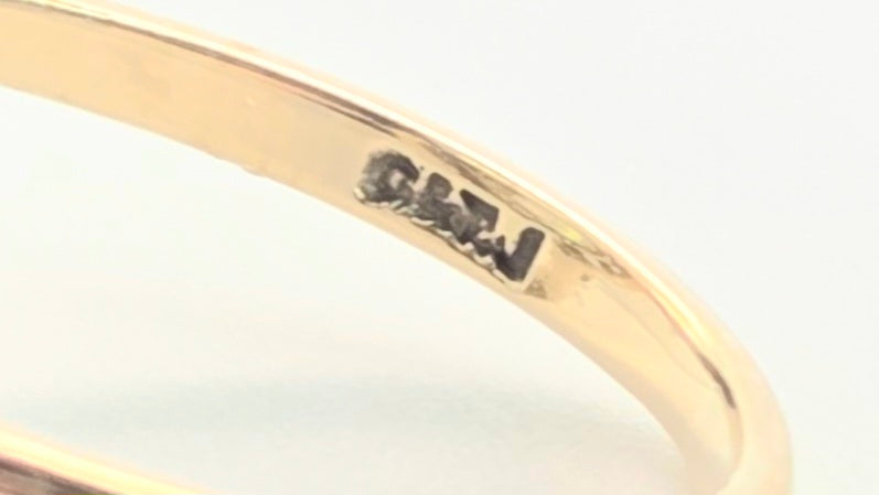 2433: Vintage: 9ct Gold Large Mint Green Amethyst Ring -From 1967