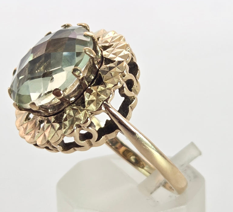 2433: Vintage: 9ct Gold Large Mint Green Amethyst Ring -From 1967
