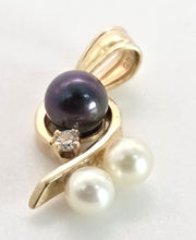 Load image into Gallery viewer, 0143- Vintage 14ct Gold Tahitian Pearls Diamonds Pendant
