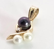 Load image into Gallery viewer, 0143- Vintage 14ct Gold Tahitian Pearls Diamonds Pendant
