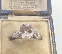 Load image into Gallery viewer, 0341- Vintage: 9ct White Gold Pink Morganite 14 Natural Sparkling Diamonds Ring
