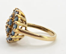 Cargar imagen en el visor de la galería, 0596: Vintage: 9ct Gold 21 Blue Diamonds Floral Cluster Ring
