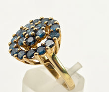 Cargar imagen en el visor de la galería, 0596: Vintage: 9ct Gold 21 Blue Diamonds Floral Cluster Ring
