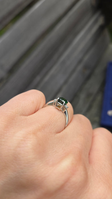 2491 Vintage 18ct White Gold Chrome Diopside Natural Diamonds Dress Ring