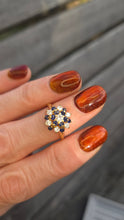 Cargar imagen en el visor de la galería, 6271 Vintage: 18ct Gold French Blue Sapphires Diamonds Flower Head Cluster
