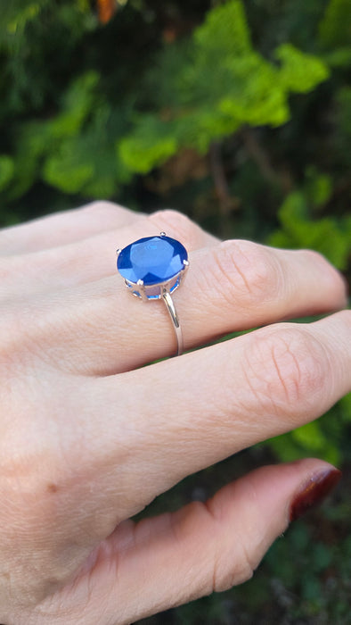 2481 Vintage: 9ct White Gold Cornflower Blue Kyanite Single Stone Ring