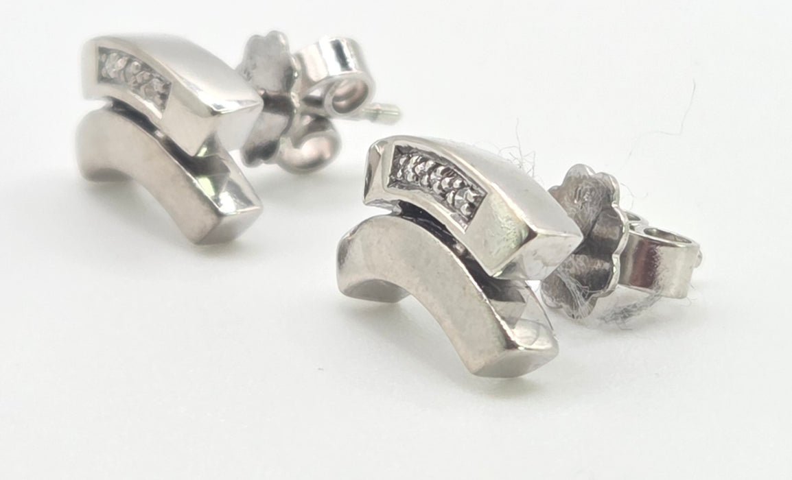 1882: 18ct White Gold Diamonds Geometric Set  Stud Earrings