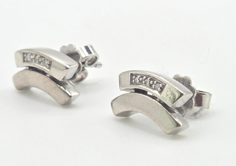 1882: 18ct White Gold Diamonds Geometric Set  Stud Earrings
