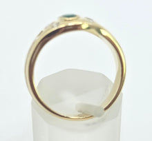 Cargar imagen en el visor de la galería, 1887: Vintage: Art Deco Style Emerald Diamonds Ring
