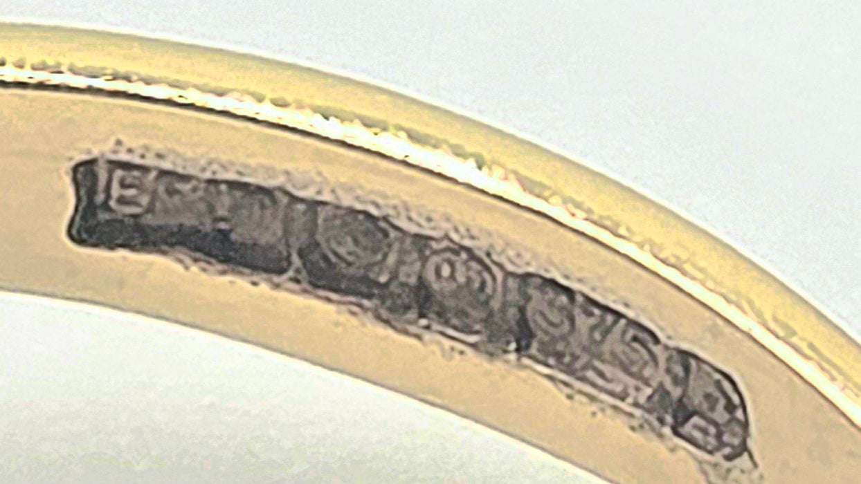 Vintage: 9ct Gold Large Cabochon Cut Moonstone Ring