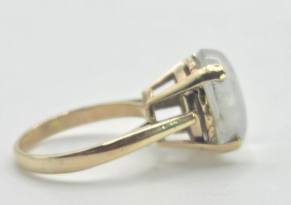 Vintage: 9ct Gold Large Cabochon Cut Moonstone Ring