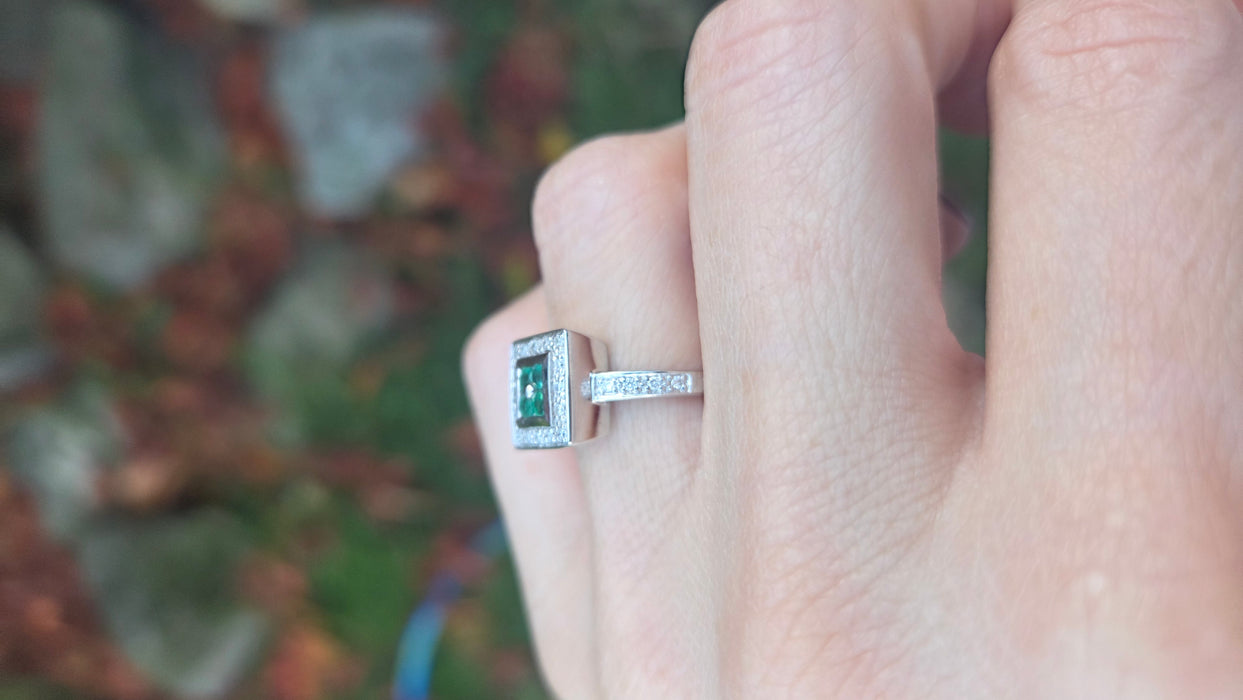 6420- Vintage: 14ct White Gold Emeralds Diamonds Art Deco Style Panel Ring