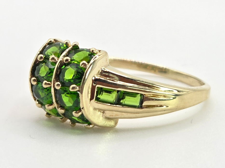 6376 Vintage: 9ct Yellow Gold Green Diopside Geometric Ring
