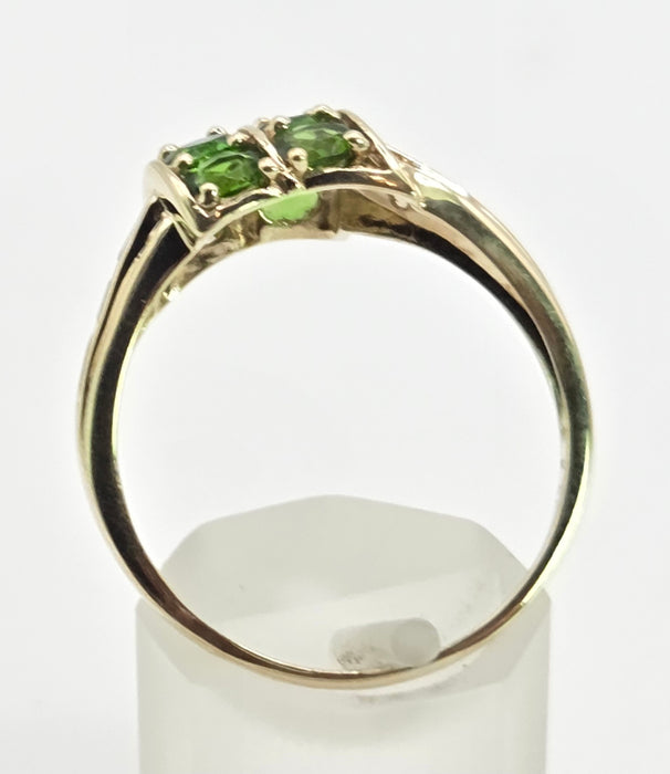 6376 Vintage: 9ct Yellow Gold Green Diopside Geometric Ring