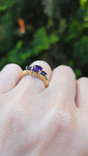 Load image into Gallery viewer, 6261 Vintage: 18ct Gold Purple Amethysts Trilogy Ring
