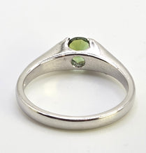 Load image into Gallery viewer, 2200: Vintage: Platinum Green Garnet Tsavorite Solitaire Ring
