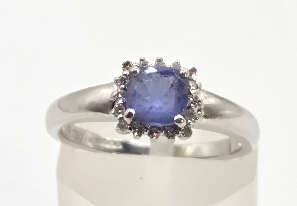 2293 :18ct White Gold Violet Blue Tanzanite 16 Sparkling Diamonds Ring