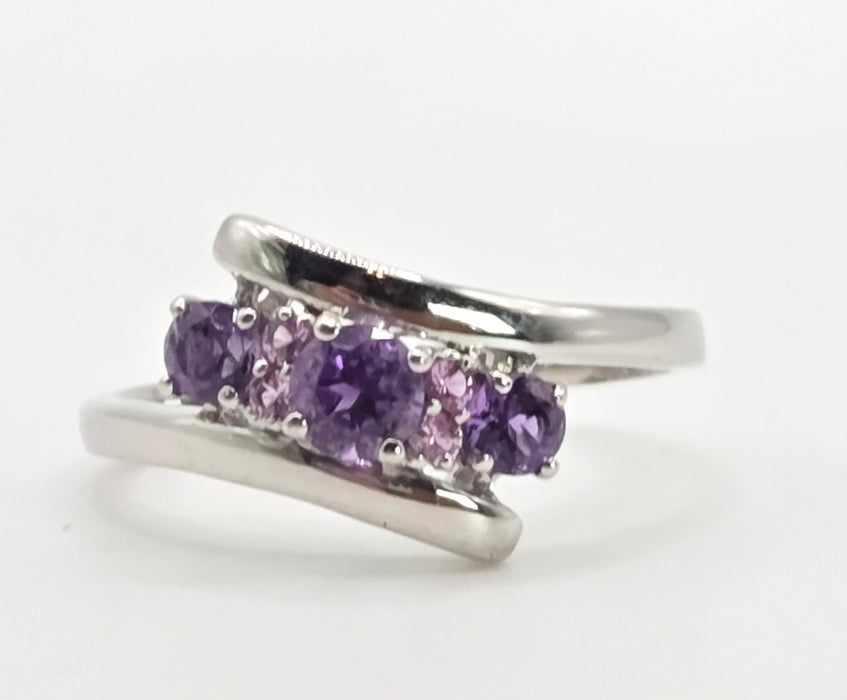 6381 Vintage: 9ct White Gold Purple & Lilac Amethyst Crossover Ring