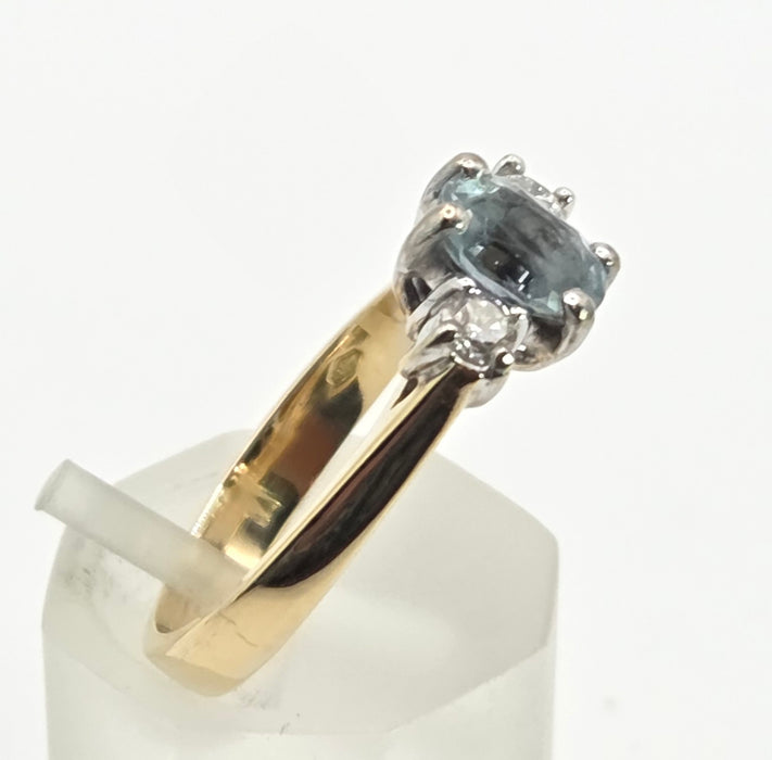 2012: Vintage: 18ct Gold Blue Aquamarine Diamonds 3-Stone Straight Ring