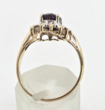 Cargar imagen en el visor de la galería, 2566: Vintage 9ct Gold Red Garnet Diamonds Flower Head Ring

