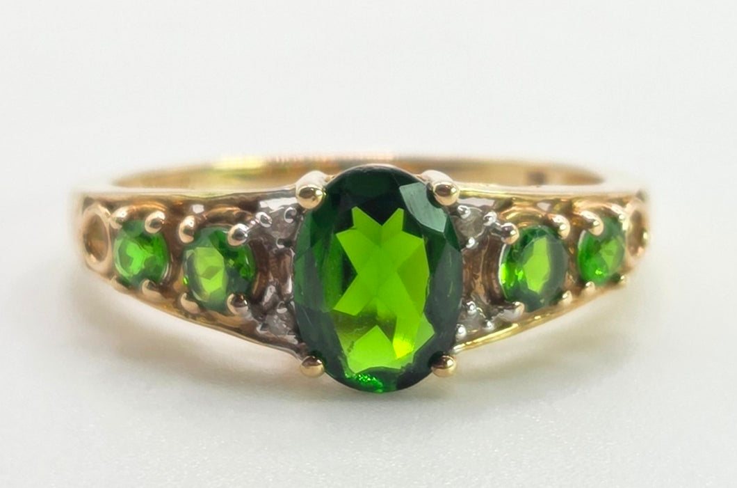 2600: Vintage 9ct Gold Green Garnets Diamonds Dress Ring