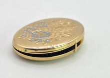 Load image into Gallery viewer, 2602: Vintage: 9ct Gold Large Photo Locket/Pendant
