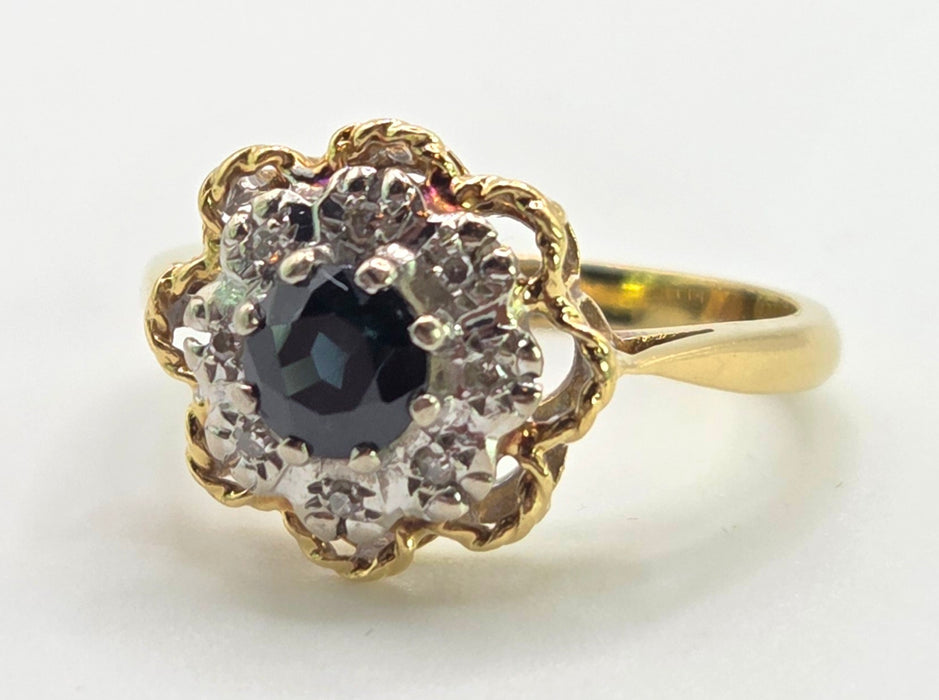 Vintage: 18ct Gold Blue Sapphire & Diamond Flowerhead Cluster Ring