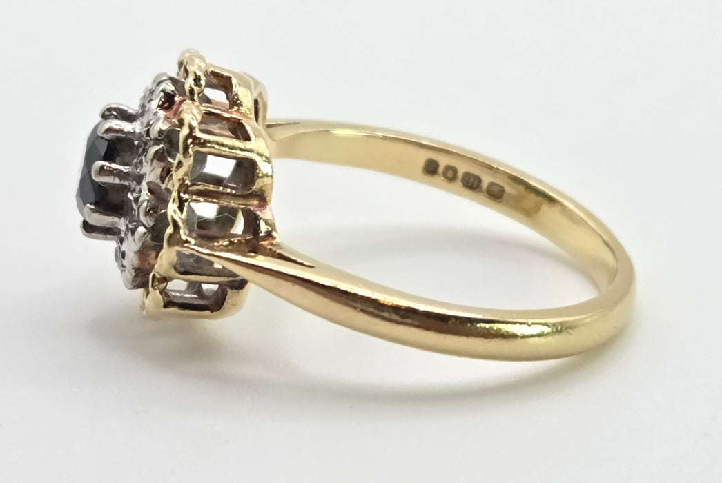 Vintage: 18ct Gold Blue Sapphire & Diamond Flowerhead Cluster Ring