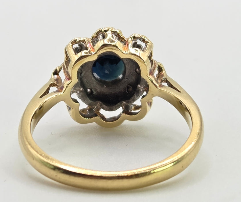 Vintage: 18ct Gold Blue Sapphire & Diamond Flowerhead Cluster Ring