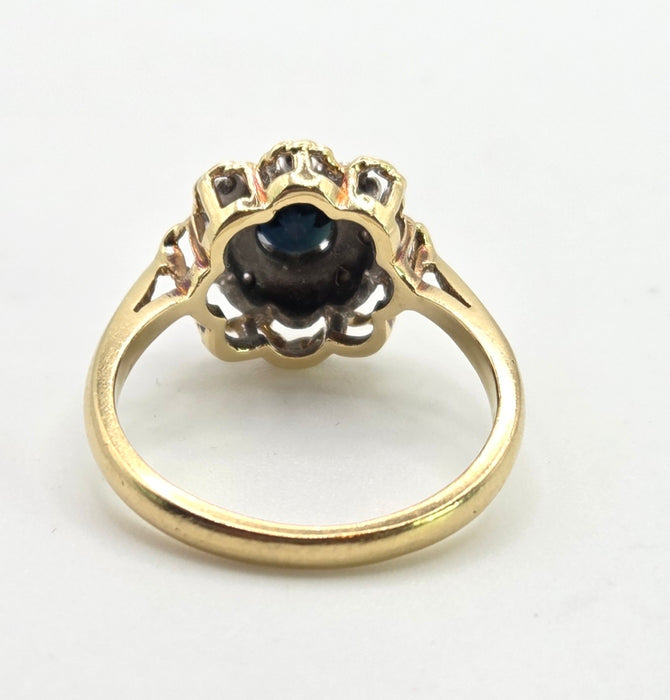 Vintage: 18ct Gold Blue Sapphire & Diamond Flowerhead Cluster Ring