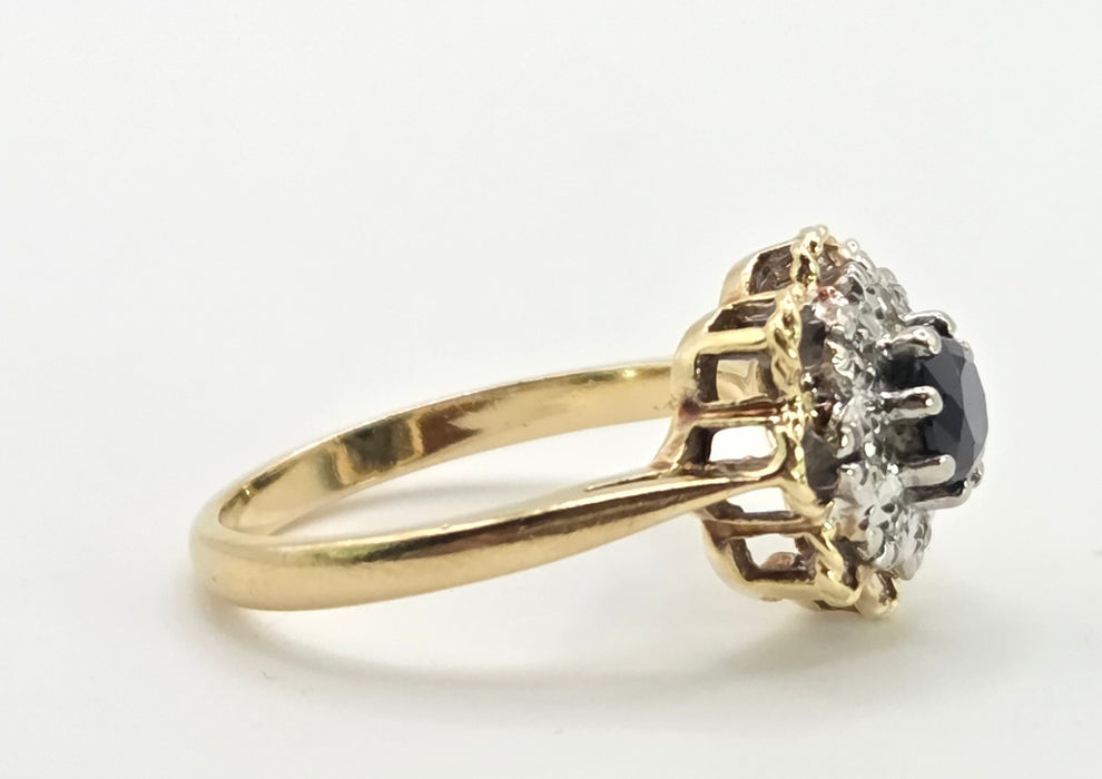 Vintage: 18ct Gold Blue Sapphire & Diamond Flowerhead Cluster Ring