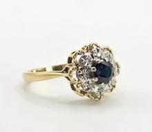 Cargar imagen en el visor de la galería, 0630: Vintage 18ct Gold French Blues Sapphire Diamonds Flower Head Cluster Ring

