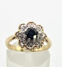Cargar imagen en el visor de la galería, 0630: Vintage 18ct Gold French Blues Sapphire Diamonds Flower Head Cluster Ring
