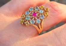 Cargar imagen en el visor de la galería, 2506- Vintage: 9ct Gold Green &amp; Yellow Sapphires Ruby Openwork Cocktail Ring
