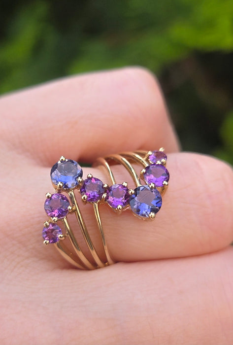 6319- Vintage 9ct Gold Iolites Amethysts Abstract Cocktail Ring