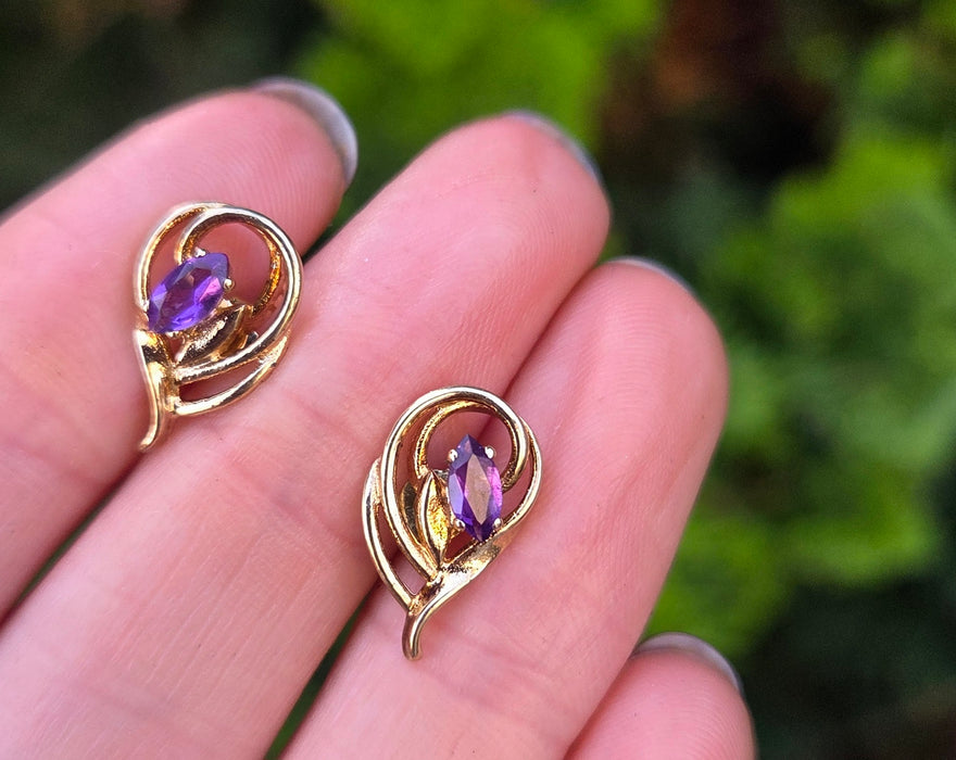 2209 Vintage: 9ct Gold Openwork Amethyst Stud Earrings