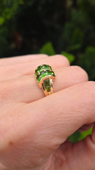 6376 Vintage: 9ct Yellow Gold Green Diopside Geometric Ring