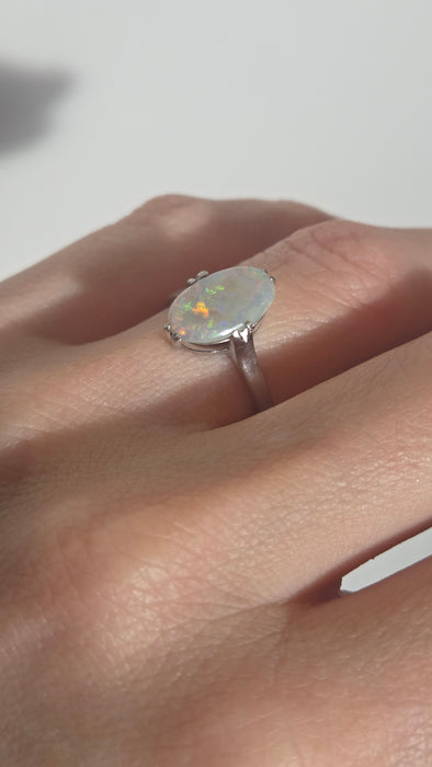 2469: Vintage 14ct White Gold Vibrant White Opal Solitaire Ring