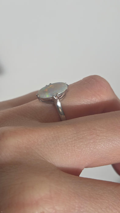 2469: Vintage 14ct White Gold Vibrant White Opal Solitaire Ring