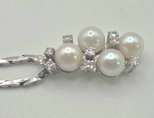 Load image into Gallery viewer, 2695: Vintage: 18ct White Gold Designer Link Diamonds Pearls Necklace -Pristine
