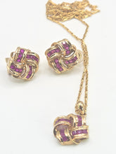 Load image into Gallery viewer, 2685- Vintage:9ct Gold Rubies Lovers Knot Pendant &amp; Necklace (44cm)-Lovely
