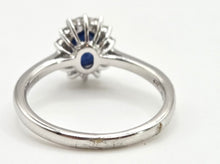 Load image into Gallery viewer, 2688: Vintage 18ct White Gold Cornflower Blue Sapphire Diamonds Daisy Cluster Ring
