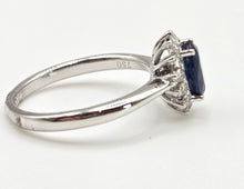 Load image into Gallery viewer, 2688: Vintage 18ct White Gold Cornflower Blue Sapphire Diamonds Daisy Cluster Ring
