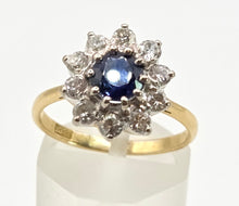 Load image into Gallery viewer, 2693: Vintage 18ct Gold Cornflower Blue Sapphire Diamonds (0.6ct) Cluster Ring
