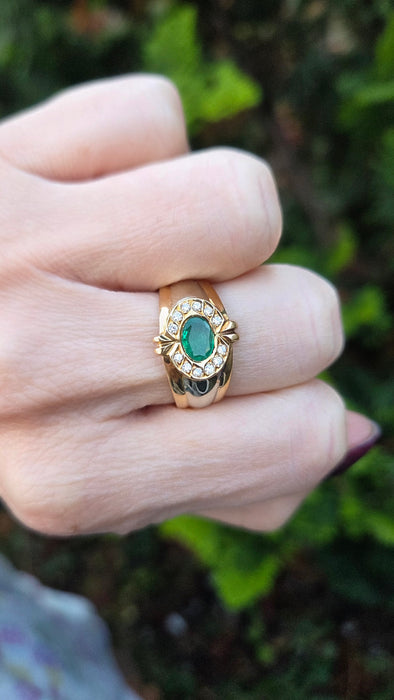6305 Vintage: 18ct Mixed Gold Emerald Diamonds Target Ring- total statement piece unisex