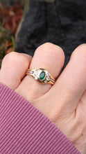 Cargar imagen en el visor de la galería, 1887: Vintage: Art Deco Style Emerald Diamonds Ring
