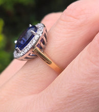 Load image into Gallery viewer, 2622: 18ct Gold Cornflower Blue Sapphire (10.65ct) Diamonds Diana Cluster Ring- Exceptional
