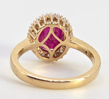 Load image into Gallery viewer, 2562: Vintage: 18ct Gold Burmese Ruby Diamonds Cluster Ring
