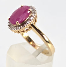 Load image into Gallery viewer, 2562: Vintage: 18ct Gold Burmese Ruby Diamonds Cluster Ring
