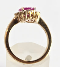 Load image into Gallery viewer, 2562: Vintage: 18ct Gold Burmese Ruby Diamonds Cluster Ring

